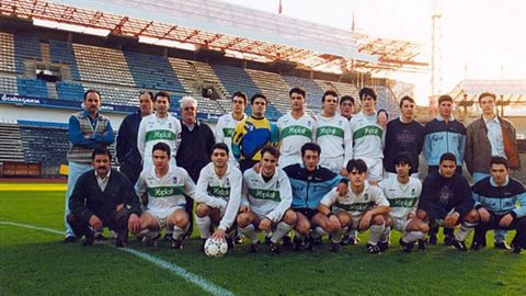 Equipo del Mindoniense en una visita a Riazor en 1991.
