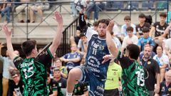 Samu Pereiro fue el m&aacute;ximo goleador del Cangas con seis dianas ante el cuadro conquense.