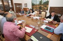 Imagen de la junta de gobierno que presidente Elena Candia. 