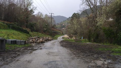 Lugar en el que se emplazar� el aparcamiento de Pazos de Arenteiro, en Bobor�s.