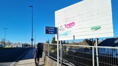 Carteles de obras sin retirar: Valla ya sin informaci�n del inicio de Duquesa de Lugo, en Paradai