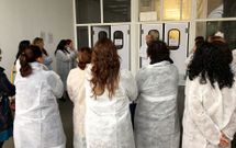Padres de Fri�ns, Abanqueiro, Cambre y Culleredo visitaron ayer las cocinas de Seruni�n en Bergondo.