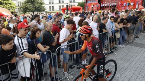 Previa a la salida de la etapa de La Vuelta en Lugo