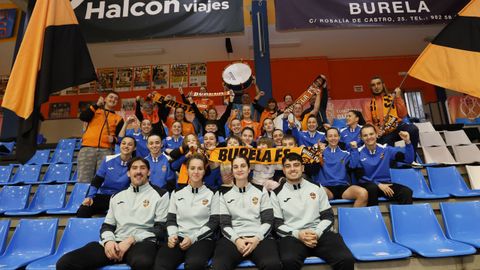 Un grupo de aficionados acudi&oacute; al entrenamiento vespertino del jueves a brindarle todo su apoyo al colectivo dirigido por Bel&eacute;n Feal.