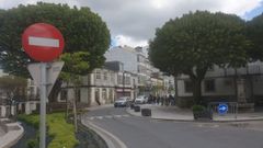 Seal en la plaza de Suso Gayoso que indica la imposibilidad de circular por la ra da Pravia hacia Campo de Puente y Plcido Pea 
