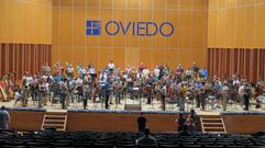 La Orquesta Sinfnica del Principado de Asturias y Oviedo Filarmona guardaron un minuto de silencio durante el ensayo de Siegfried.La Orquesta Sinfnica del Principado de Asturias y Oviedo Filarmona guardaron un minuto de silencio durante el ensayo de Siegfried