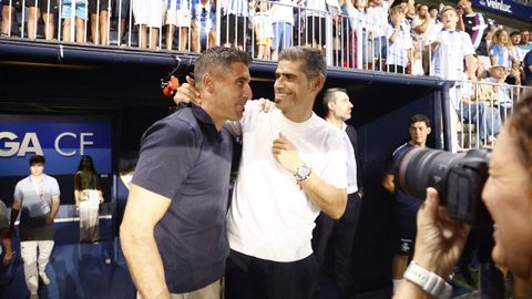 Juanfran Funes y Antonio Hidalgo se saludan afectuosamente antes del comienzo del partido en La Rosaleda.