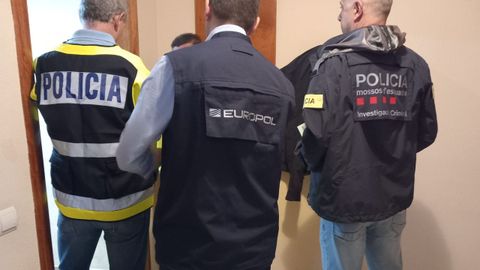 La Polic�a Nacional libera a tres v�ctimas de explotaci�n sexual y desarticula un grupo criminal dedicado a la trata de seres humanos y cultivo de marihuana