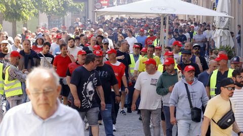 La manifestaci�n del metal por el centro de Ferrol