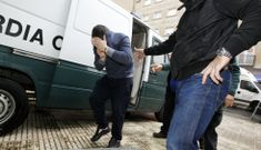 Uno de los sospechosos, a su entrada en los juzgados de Cambados para prestar declaraci�n. 