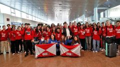 Caballero, despidiendo a un grupo alumnos en el 2024.