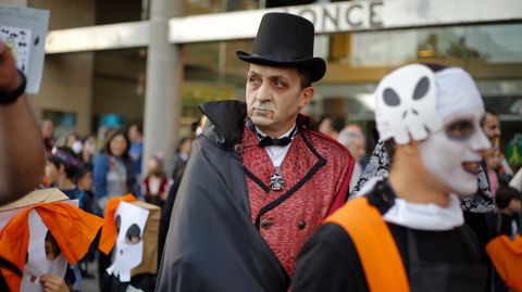 Procesi�n de la Santa Compa�a con ni�os de Sama�n / Halloween