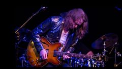 Robben Ford, en una imagen de su web oficial
