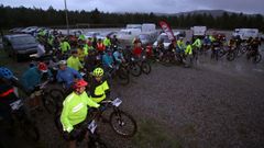 Imagen de los participantes en la octava edici�n de la Bealo Party de BTT