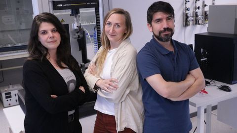 De izquierda a derecha: los investigadores del Citeni Belén Montero, Anja Schmidt y Danny Moncada.