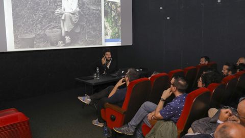 Encuentro con el director Oliver Laxe en el N�max de Santiago, en el 2019, con motivo del estreno de �O Que arde�.