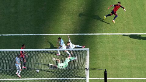 Ferran Torres en el momento del gol de la selecci�n espa�ola a Argentina.
