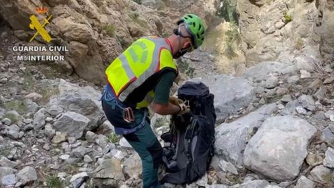 Imagen de la Guardia Civil durante el rescate en Punta Calva