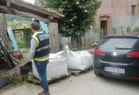 El registro de la Polic�a Nacional en la casa de Rois dur� varias horas y se sald� con un detenido. 
