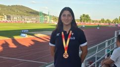 Carlota Salgado, con la medalla.