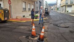 Estefan�a Ramos y Xos� Lois Pi�eiro comprobaron el avance de los trabajos.