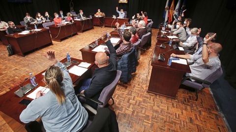 Los concejales del gobierno local de Pontevedra (BNG-PSOE) votan declarar a Ignacio de Colmenares como persona non grata