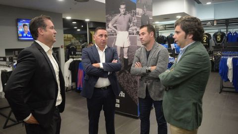 Joaquin Del Olmo.Joaquin Del Olmo, durante la presentacion de la tercera equipacion