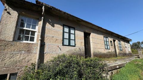 Casa que está a la venta en Cotobade por 85.000 euros.