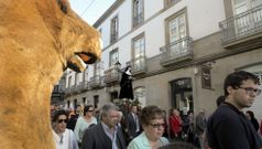 El buen tiempo anim� a los fieles que acompa�aron a Santa Rita en la procesi�n. 