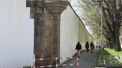 Vista de la muralla del Arsenal Militar de Ferrol