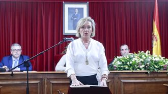 La alcaldesa de Lugo, Paula Alvarellos, tomando posesin de su cargo el pasado 18 de enero