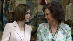 Las reinas Letizia y Sofr�a entregan juntas los premios anuales de Discapacidad