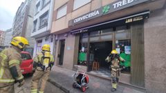 Los bomberos se encargaron de ventilar el establecimiento
