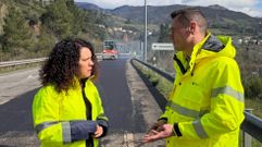 La subdelegada del Gobierno, en Quiroga este martes con uno de los responsables de las obras de reparaci�n de la carretera N-120
