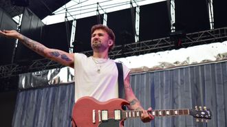 Dani Fern&aacute;ndez actuando en A Coru&ntilde;a en el 2024