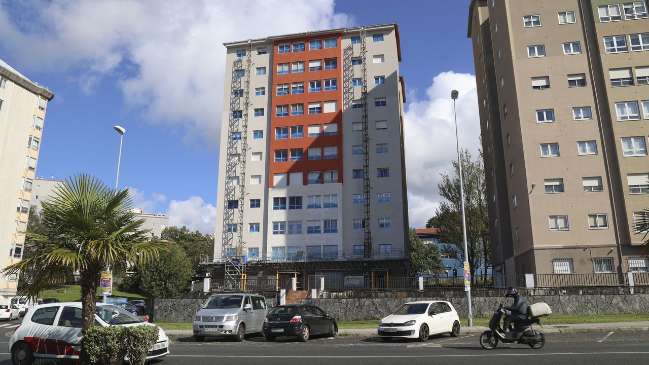 Vuelven las «gangas» de Defensa a Ferrol y Narón: pisos desde 15.000 euros  y algunos con vistas al mar