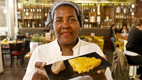 La Tapadera, en Vigo, tiene una tortilla al estilo de Betanzos, jugosa, aunque no tan l�quida, que le ha dado fama en toda la ciudad.