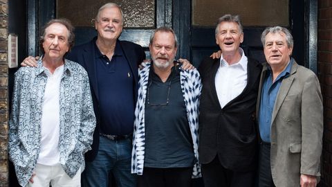 El grupo britnico de comediantes Monty Python, Eric Idle, John Cleese, Terry Gilliam, Michael Palin y Terry Jones, retratados en Londres en junio del 2014