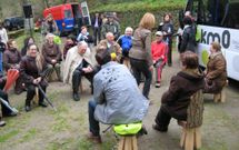 Excursionistas del Kil�metro 0 durante una visita organizada a las canteras de Parga. 