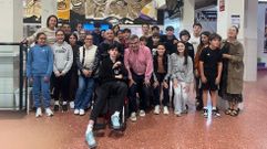 Guille, junto a sus compaeros y profesores del Campo de San Alberto antes de regresar a casa