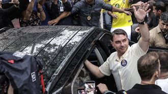Fl�vio Bolsonaro, en v�speras de las elecciones, en R�o de Janeiro