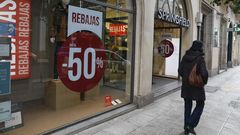 Comercio y turismo tienen un gran peso en la econom�a compostelana