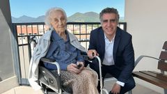Maria Branyas junto a Manel Esteller, el investigador del estudio