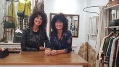 Sandra y Vanessa Sol�s, responsables de la tienda El Antiguo Iriarte en Oviedo