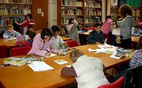 Foto de archivo de la biblioteca municipal de Noia