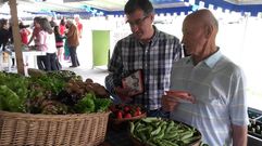 Ignacio Prendes en el mercado de Llanera