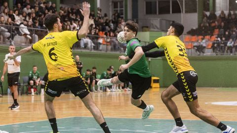 Pablo Veiga intenta un lanzamiento durante el Xiria-Ribeiro Ourense