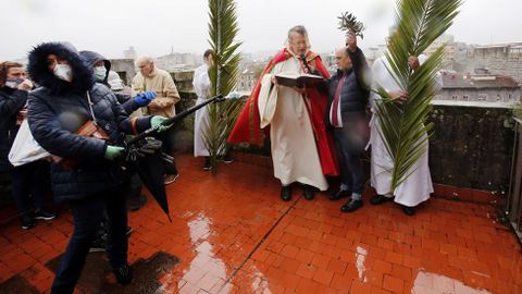 Bendicin de ramos desde el campanario de la baslica de Santa Mara