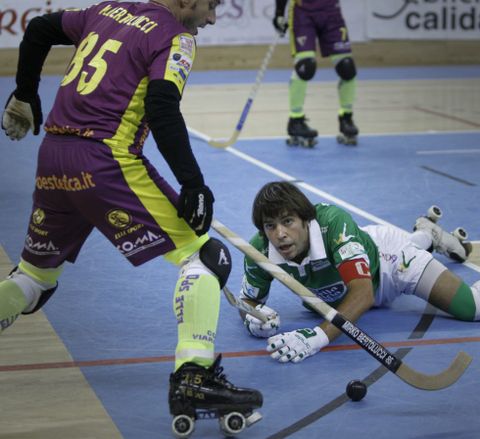 El lice�sta Jordi Bargall�, en el suelo. 