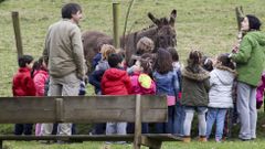 Alumnos del colegio Ayala en Aldea Nova